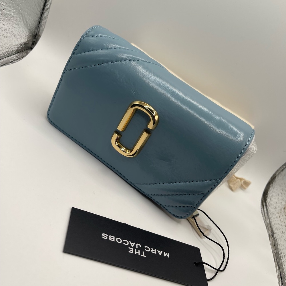 ❌❌❌ SOLD ❌❌❌ Marc Jacobs The Glam Shot leather wallet